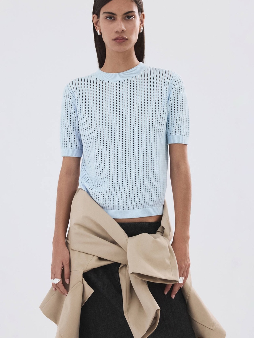MANGO SHORT-SLEEVED KNITTED SWEATER WITH LACE ACCENTS IN BLUE